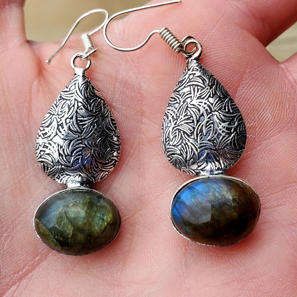 New Labradorite Silver Earrings. - Picture 10 of 13